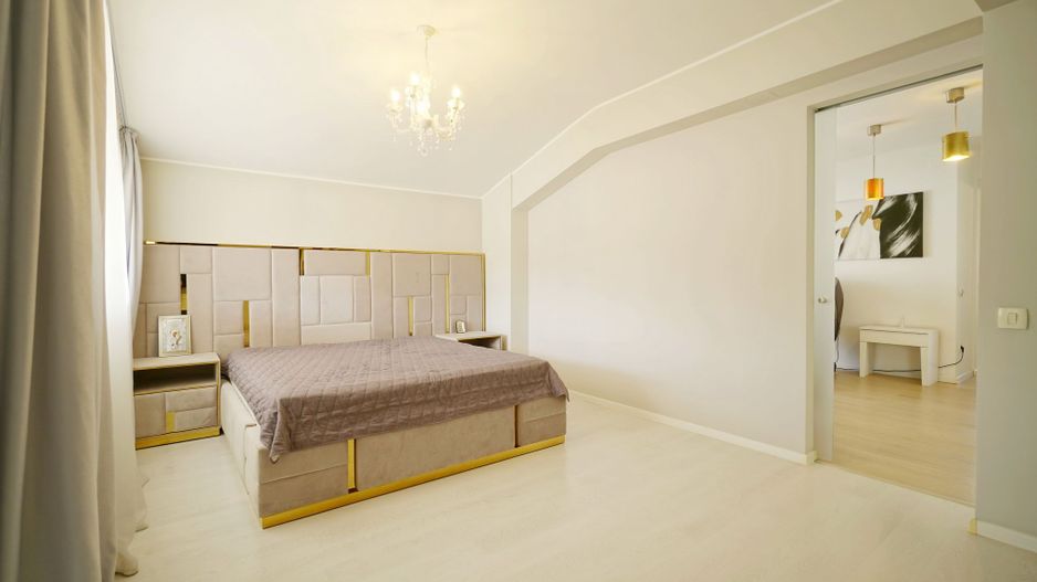 Brancoveanu  P+2, 8 cam, 6 dormitoare, 6 bai, 3 garaje teren 650 mp - Poză 28