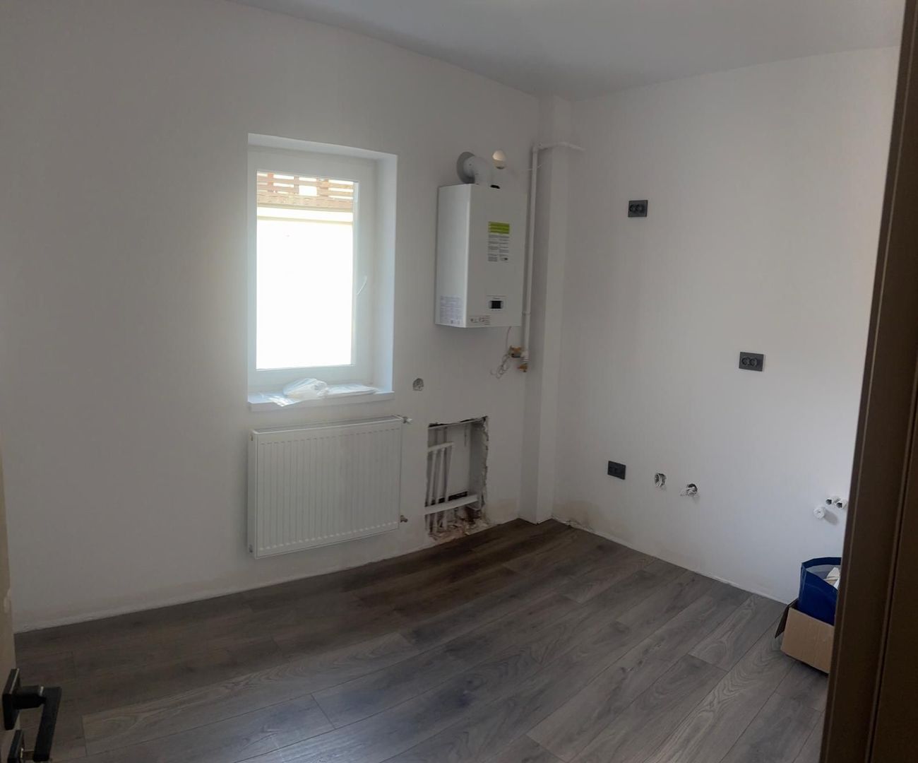 Apartament nou, 3 camere, zona Tractorul - Poză 4