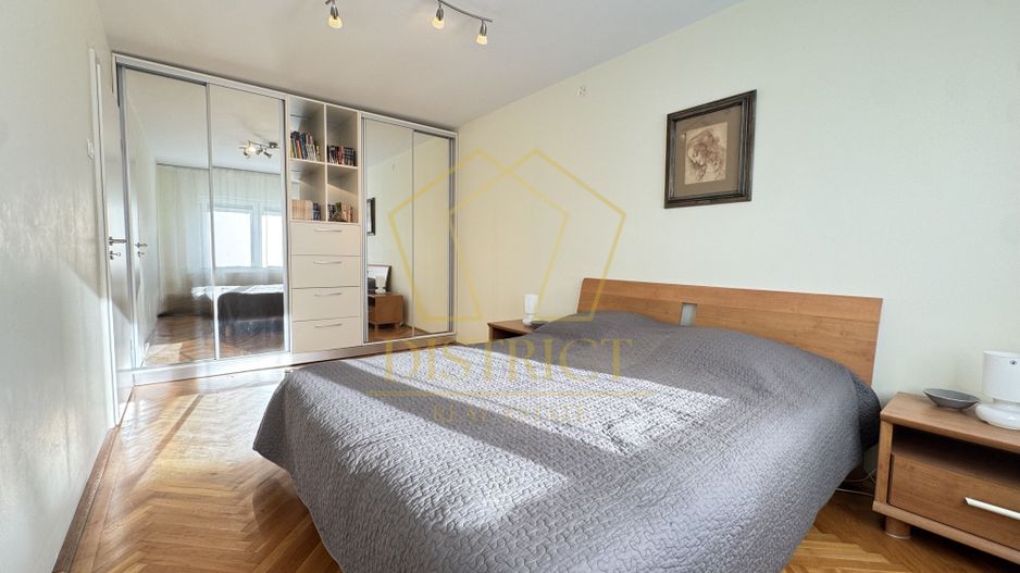 Apartament spatios cu 4 camere si garaj | Spitalul Judetean - Poză 4