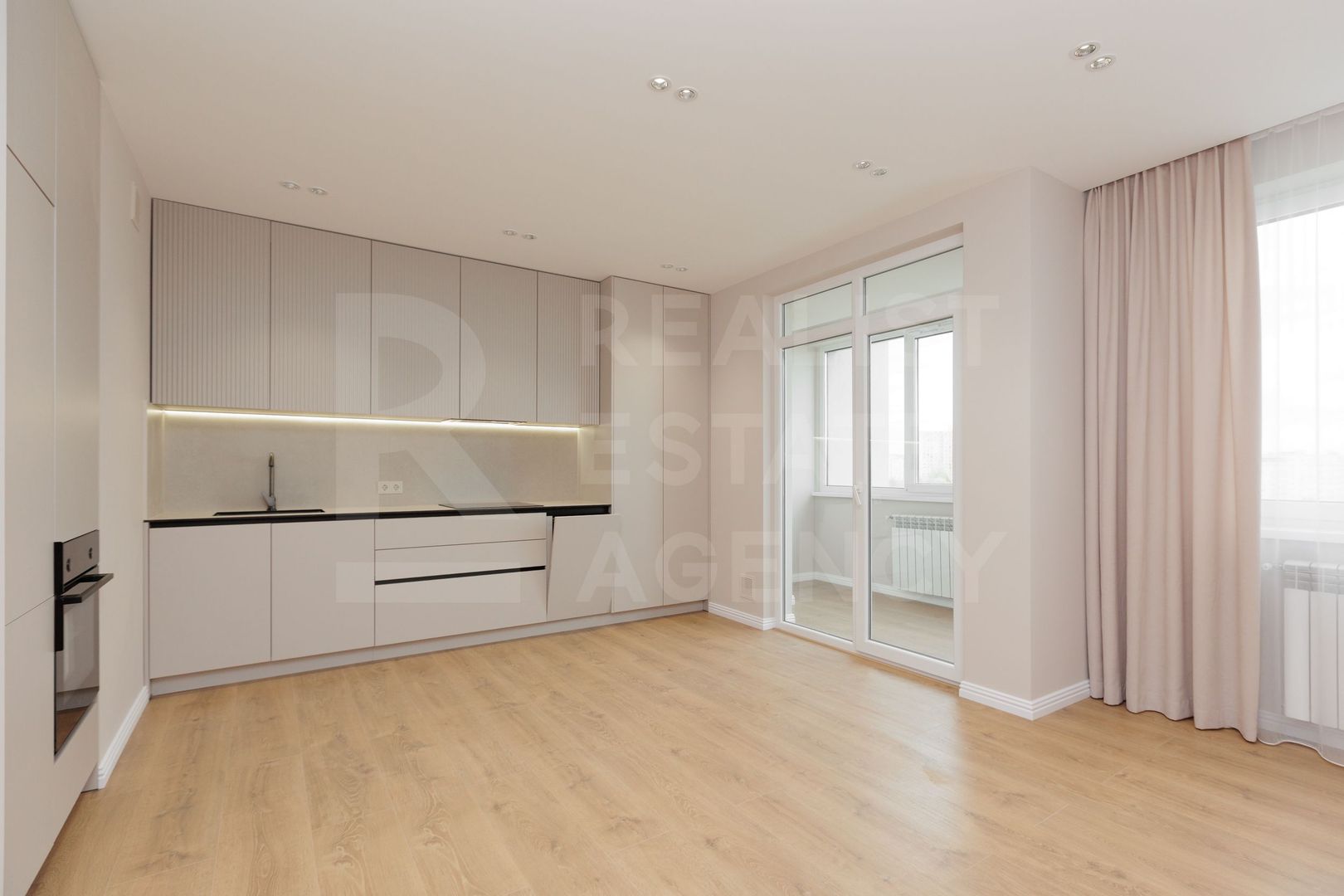 Vânzare apartament cu 3 camere, str. Vasile Lupu, sect.Buiucani - Poză 3