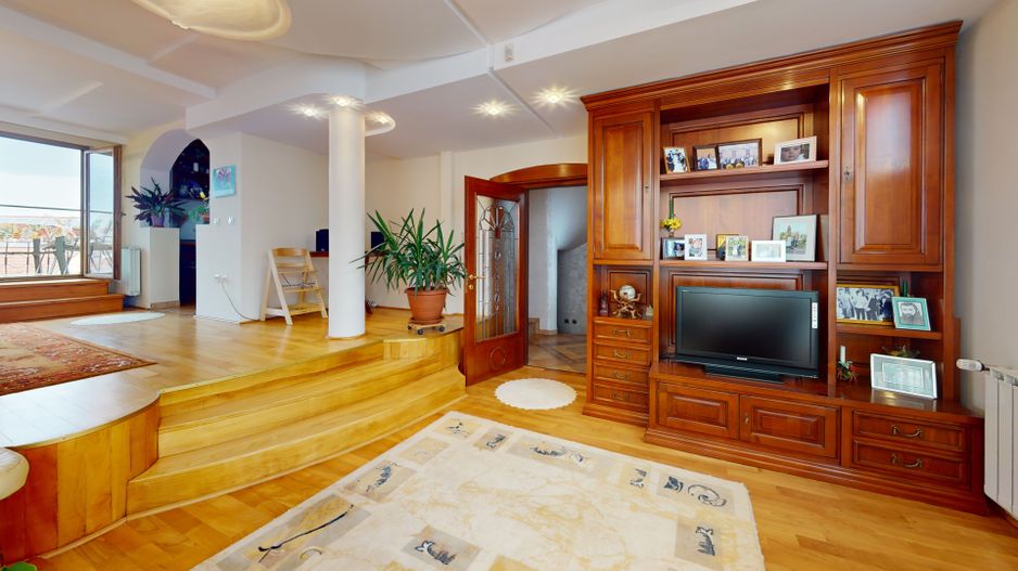 Casa individuala - 7 camere, 278 mp utili - Strand - Poză 37