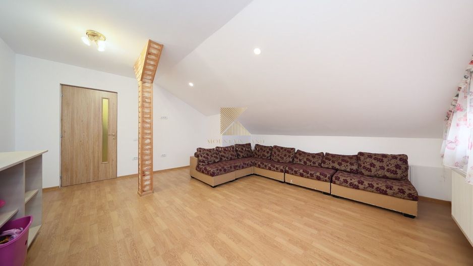 Proprietate mixtă cu spațiu comercial și locuință, Cristian - Poză 11