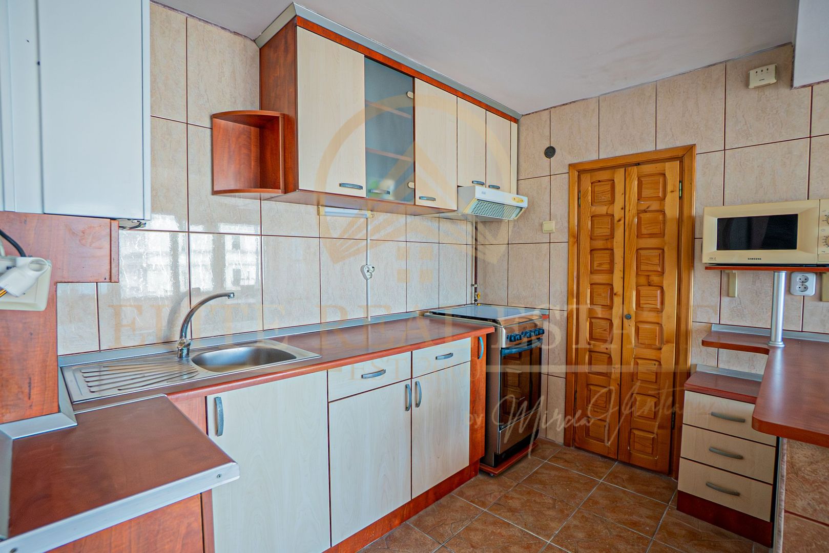 De vanzare | Apartament 4 camere | Langa Cazino | Vedere la mare - Poză 10