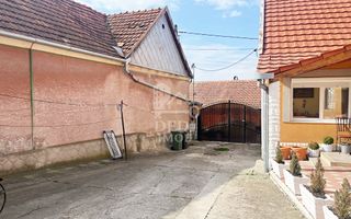 Casă cu 2 locuințe, teren intravilan 7062 mp Cetariu, Bihor - Poză 4