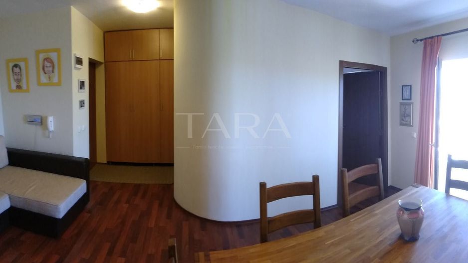 Apartament cu 2 camere, mobilat, cu teren și parcare - Floresti. - Poză 3