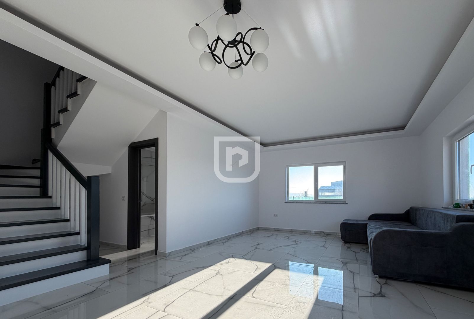 Casa noua Gura Humorului - 4 dormitoare, curte amenajata - Poză 1