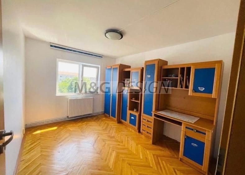 Apartament 3 Camere  Lipovei cu centrala - Poză 2