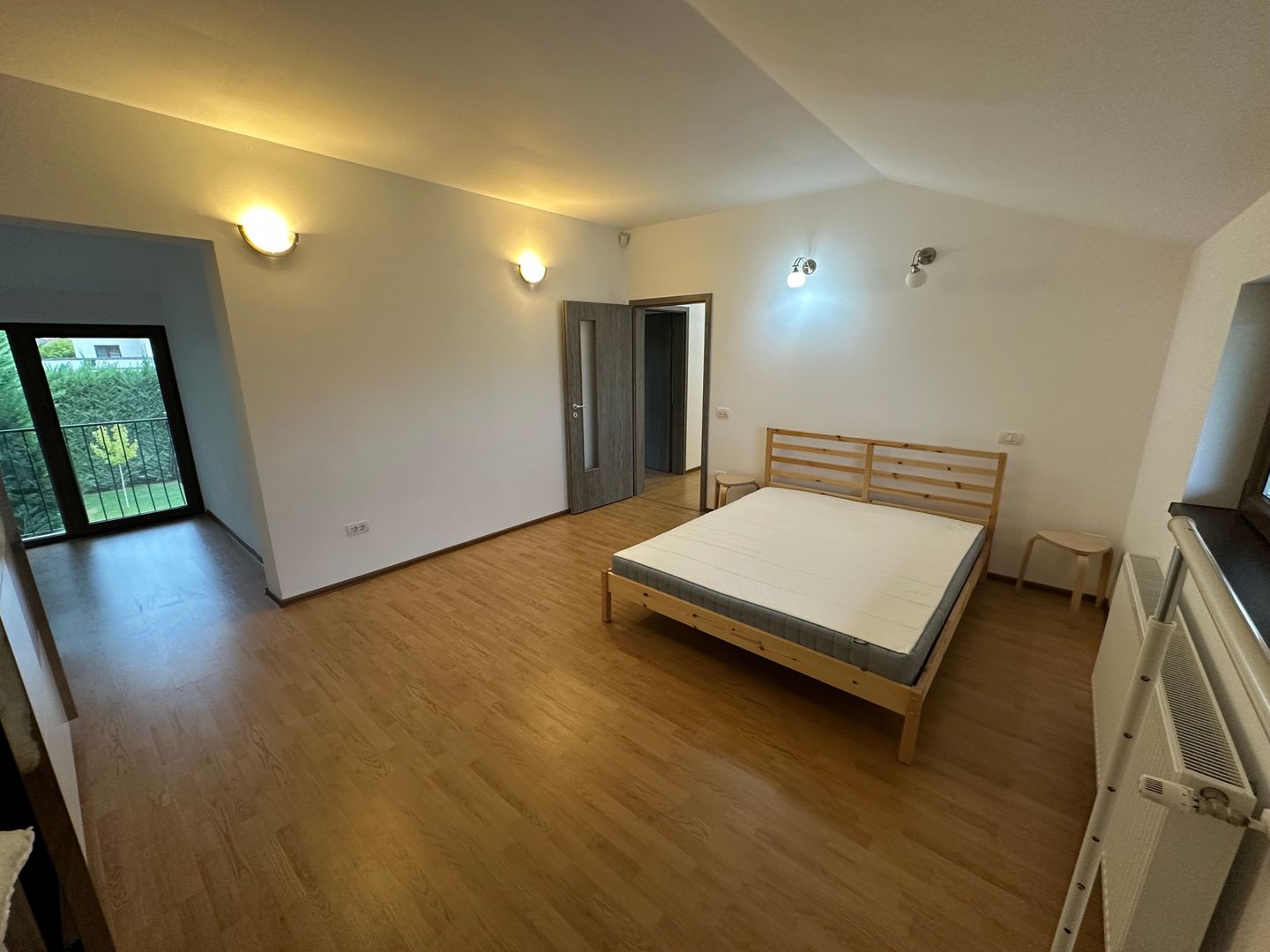 Casă / Vilă cu 4 camere de închiriat în zona Aradului - Poză 23