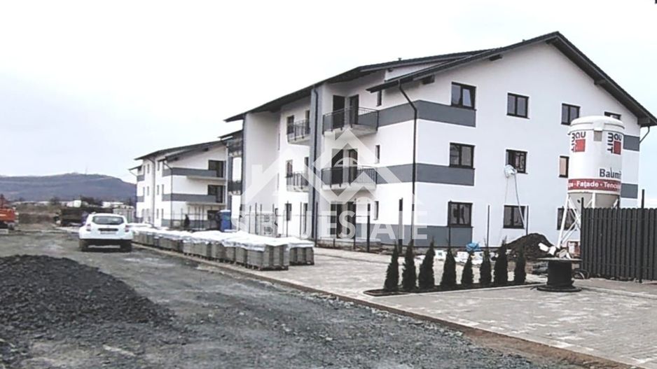 Apartament Selimbar, 2 camere, balcon cu boxa, parcare, NOU - Poză 2