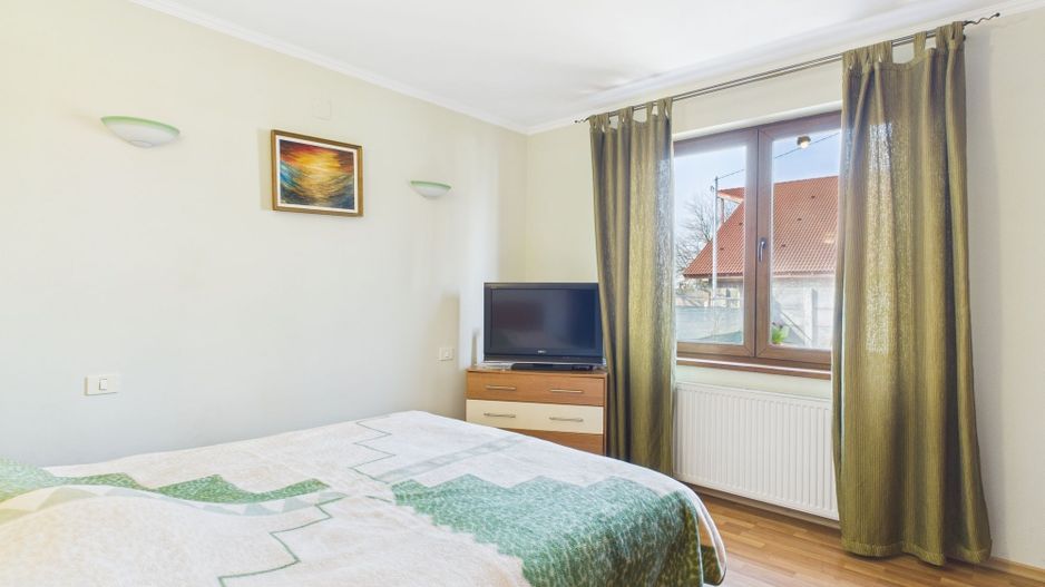 Vilă cu 7 camere, zona Aradului - Poză 4