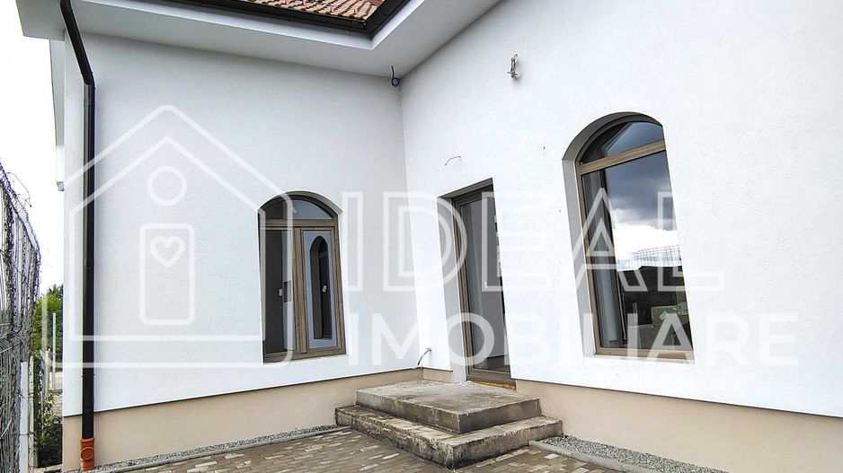Casa rezidentiala 5 camere, 2 bai, parcare - Sura Mică - Poză 2