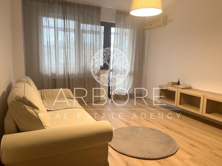 Inchiriere 2 camere Piata Unirii metrou renovat prima chirie - Poză 1