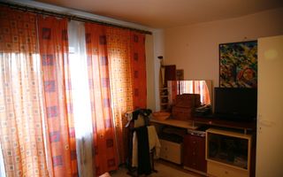 Apartament cu 4 camere, 82 mp, 2 băi și 2 balcoane, zona Câmpului. - Poză 7