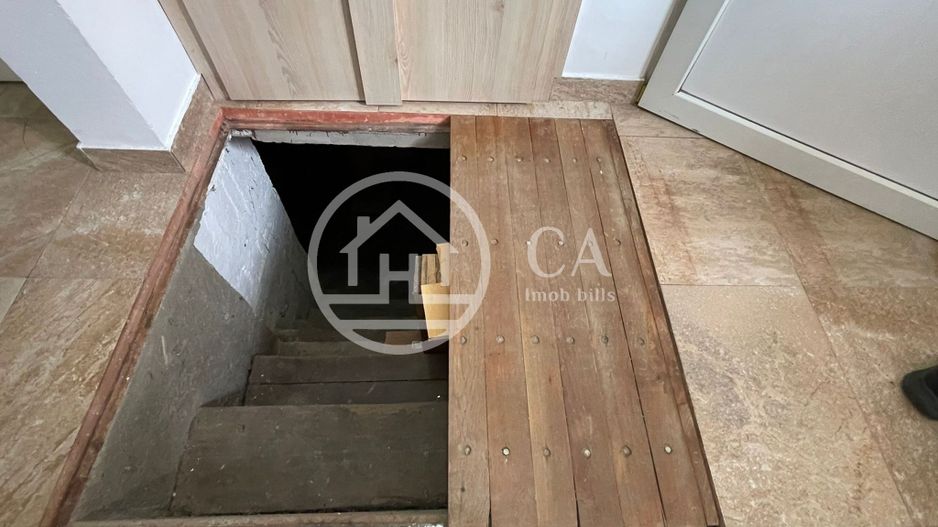 Casă de vânzare cu 3 camere si o anexa in zona Cantemir, Oeadea. - Poză 14