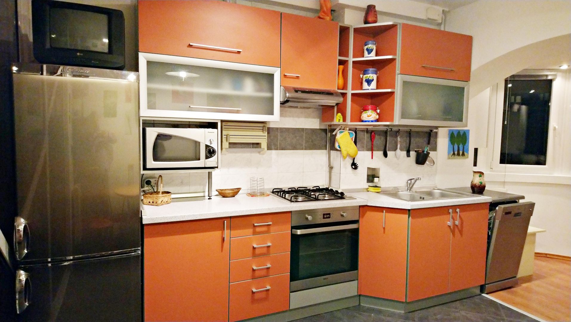 Racadau Pietonal,apartament 2 camere complet mobilat si utilat - Poză 4