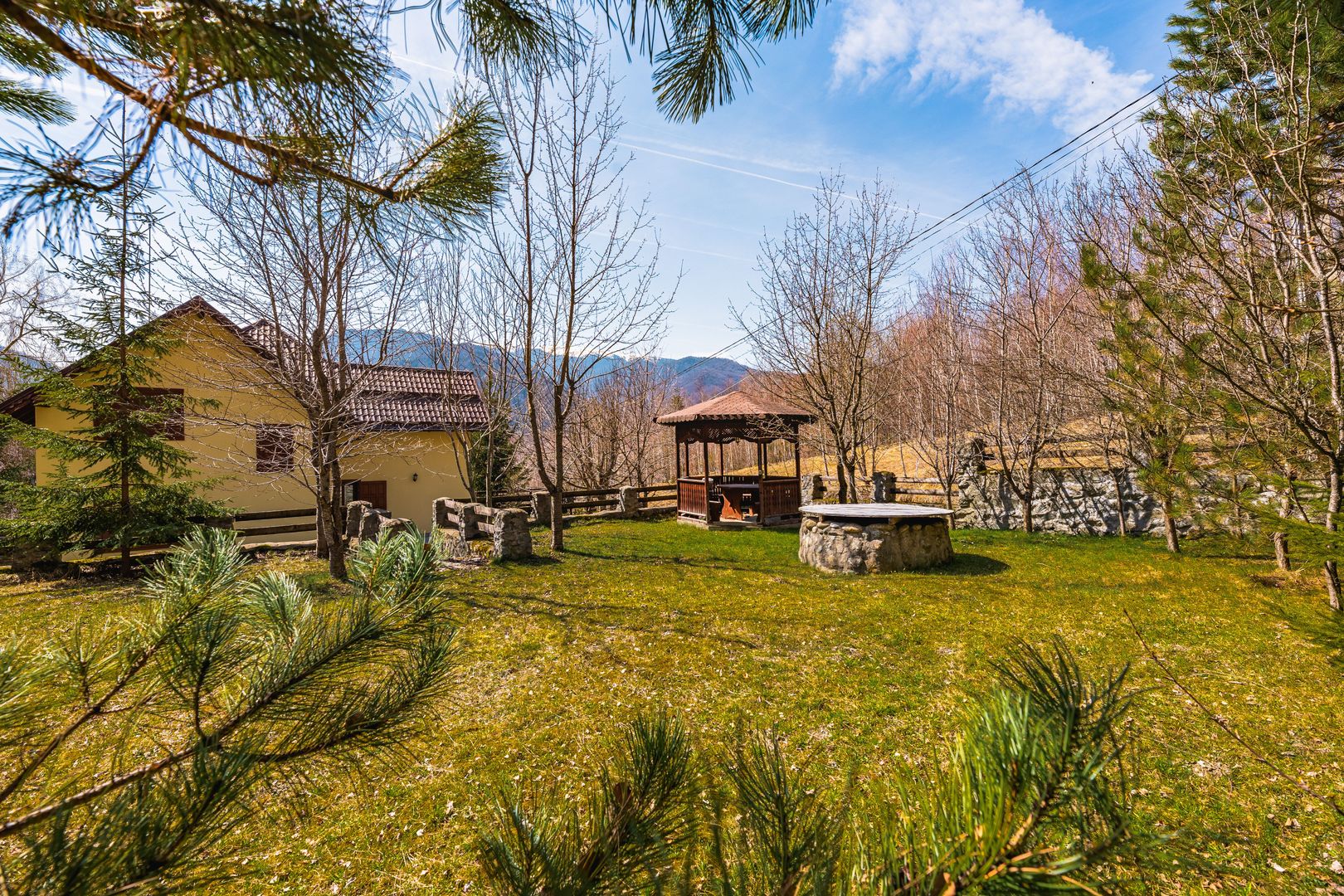 Casă de vacanță în Poiana Mărului. - Poză 21