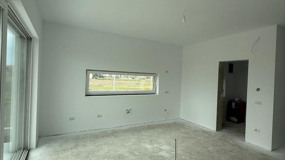 Duplex Spatios parter 4 camere - zona Ion Creanga- Dumbravita - Poză 2