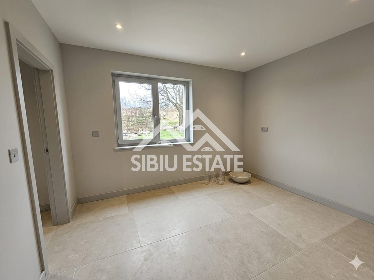 Casa 4 camere, 2 bai, curte si terasa Sibiu Calea Cisnadiei - Poză 11