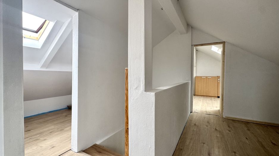 Duplex modern -  confort, eficiență și independență energeticǎ - Poză 12