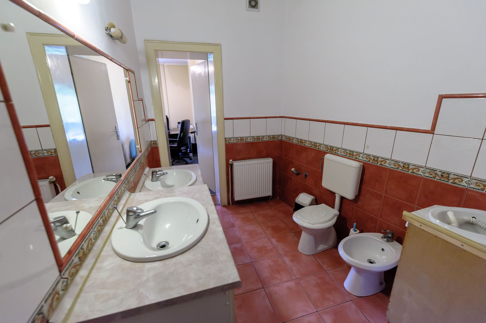 Apartament cu 4 camere, lângă Tribunalul Arad - Poză 8