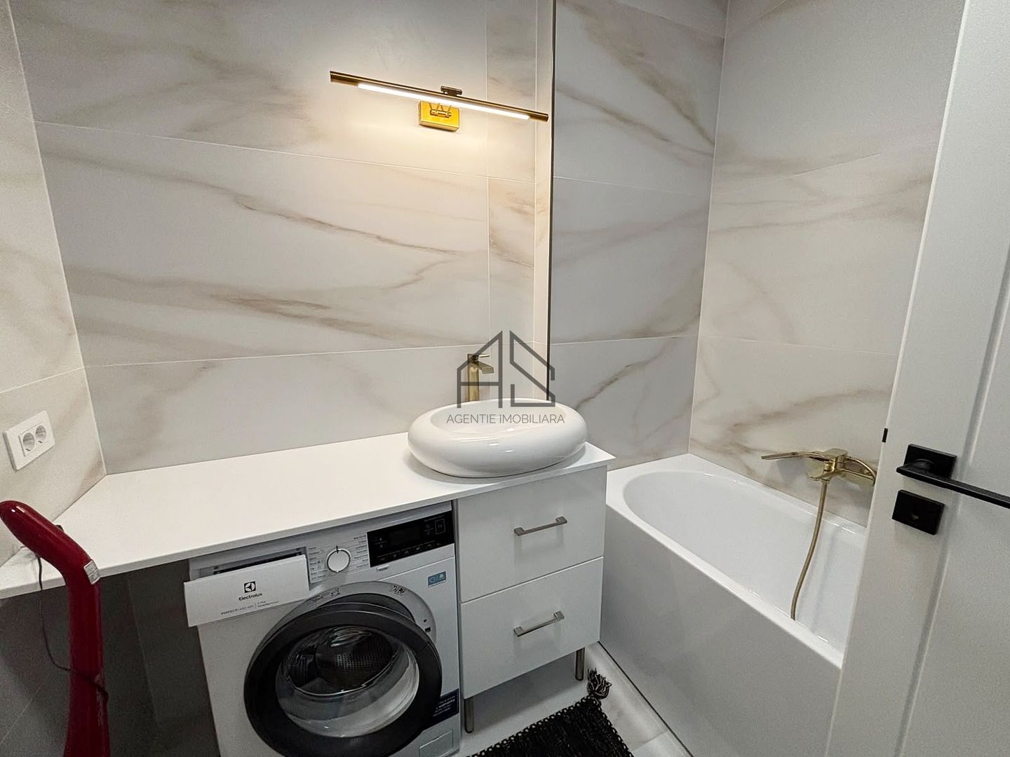 De închiriat | 3 camere | 2 bai | Prima inchiriere | Vladimirescu - Poză 10