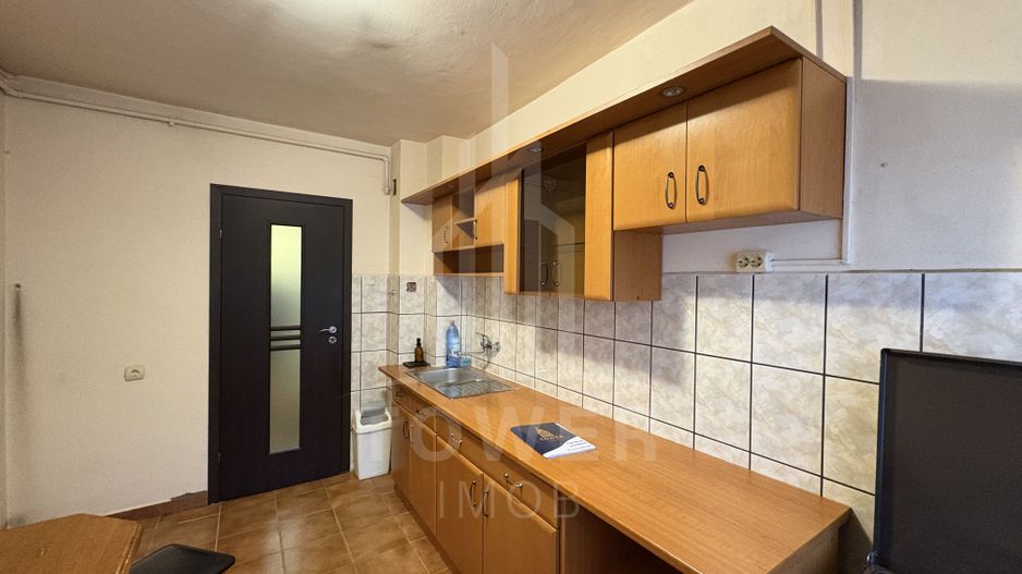 Apartament spațios cu 3 camere, 2 băi și multe avantaje - Poză 3