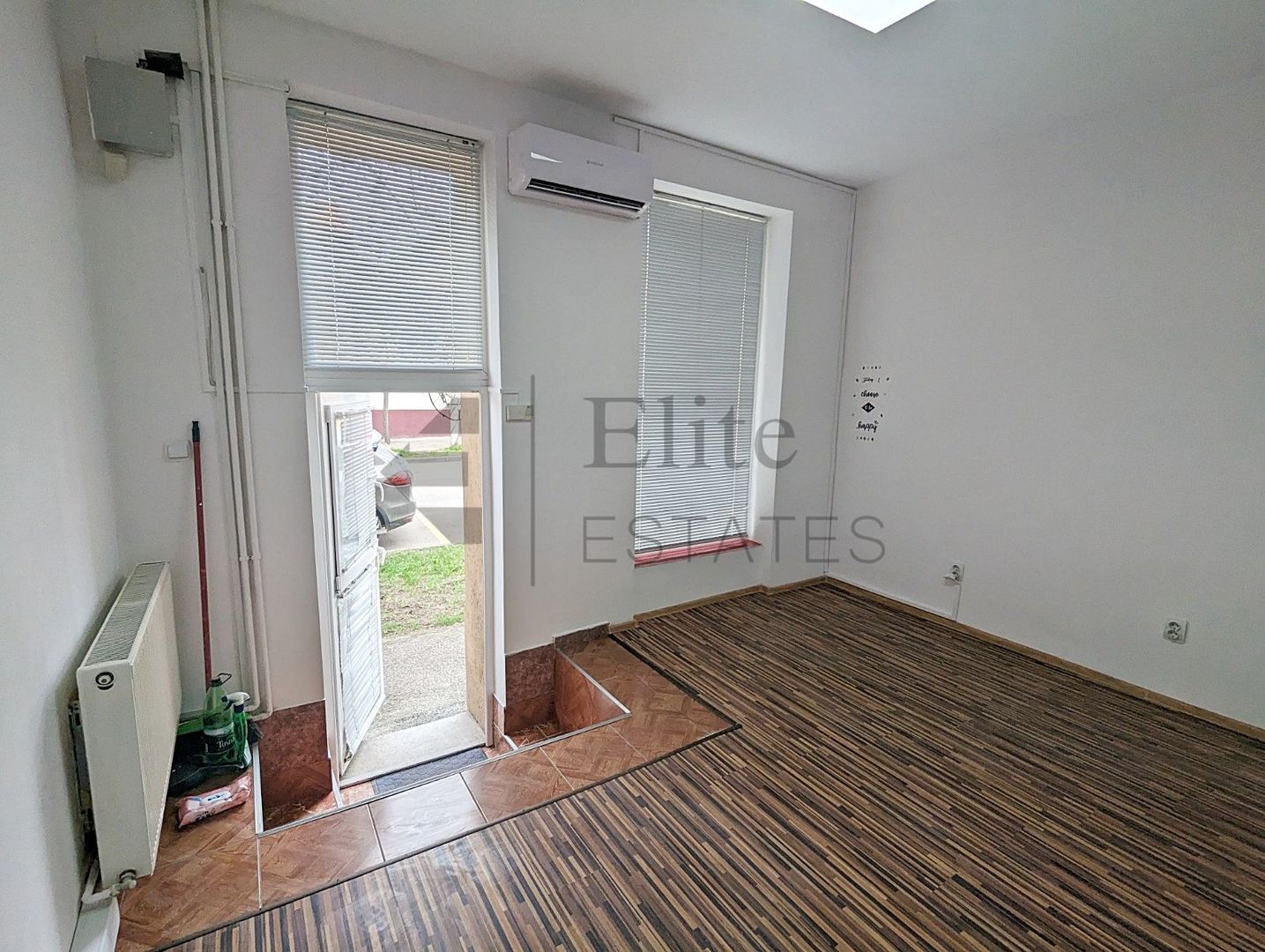 Spatiu comercial de inchiriat central - Poză 2