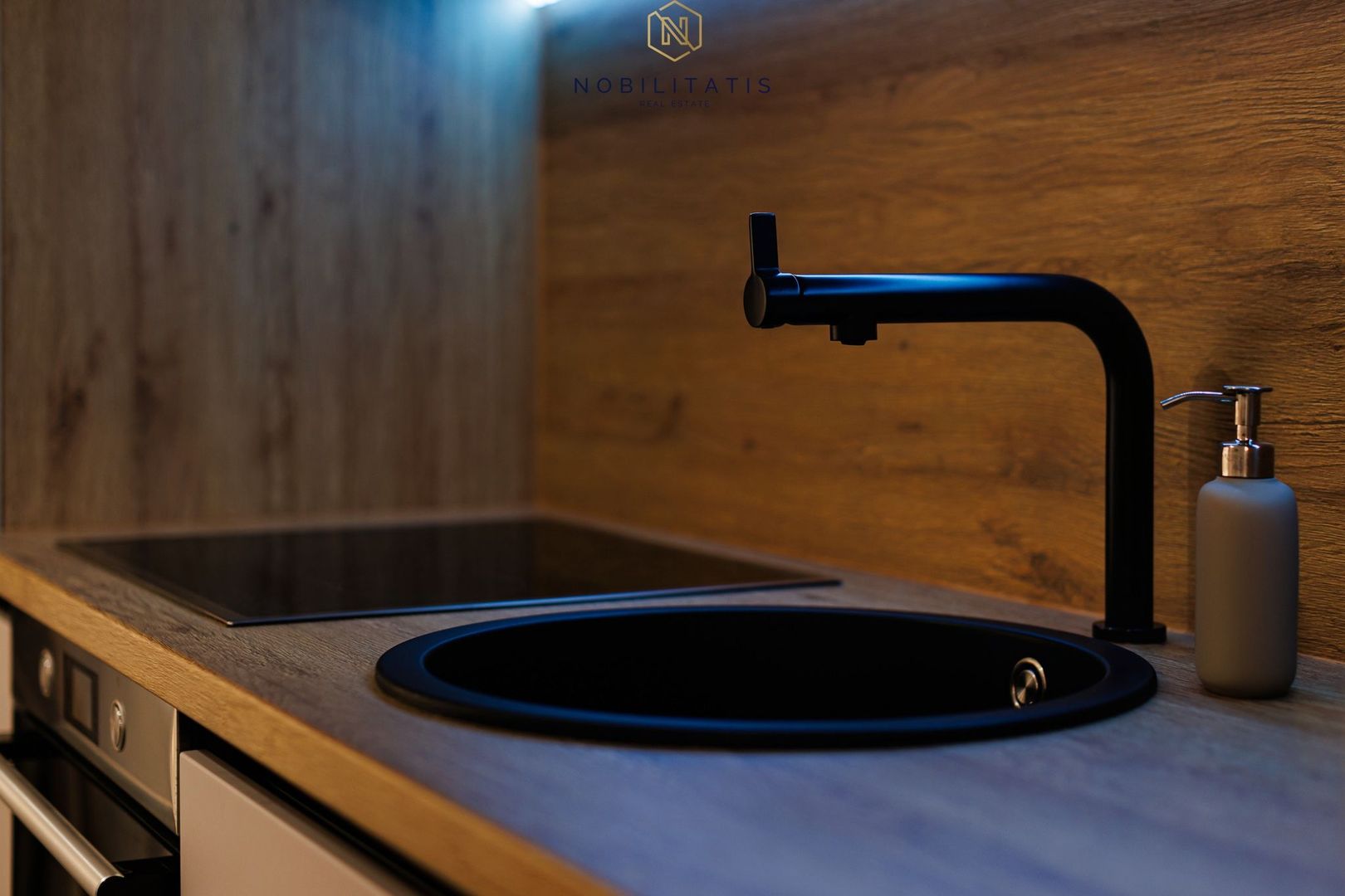 Oferta Inchiriata - Apartament de Lux | 2.5 camere | Piscina & Garaj subteran - Poză 33