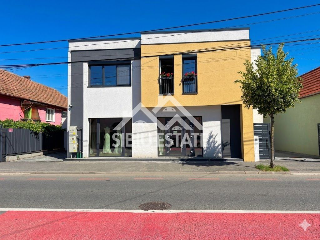 Spatiu comercial/birouri, zona buna, circulata, cladire moderna - Poză 1