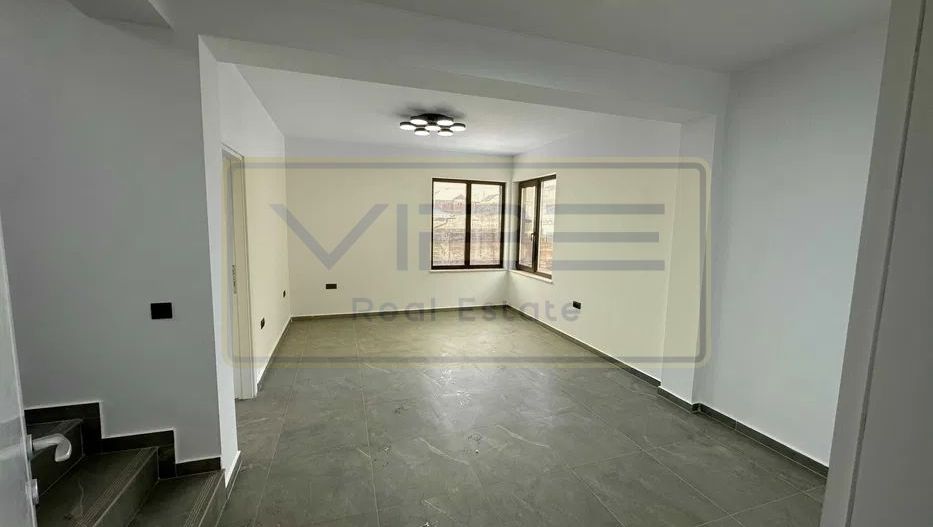 Vila Bucium Lidl-  PRETABILA BIROU/ LOCUINTA ! - Poză 3