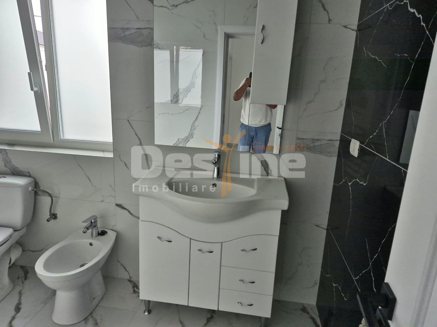 Apartament cu doua camere in bloc nou zona Pietricica. - Poză 10