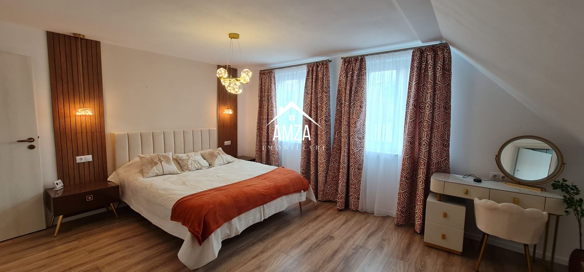 Vila spațioasă și elegantă de vânzare la intrarea în cartierul Turnișo - Poză 14