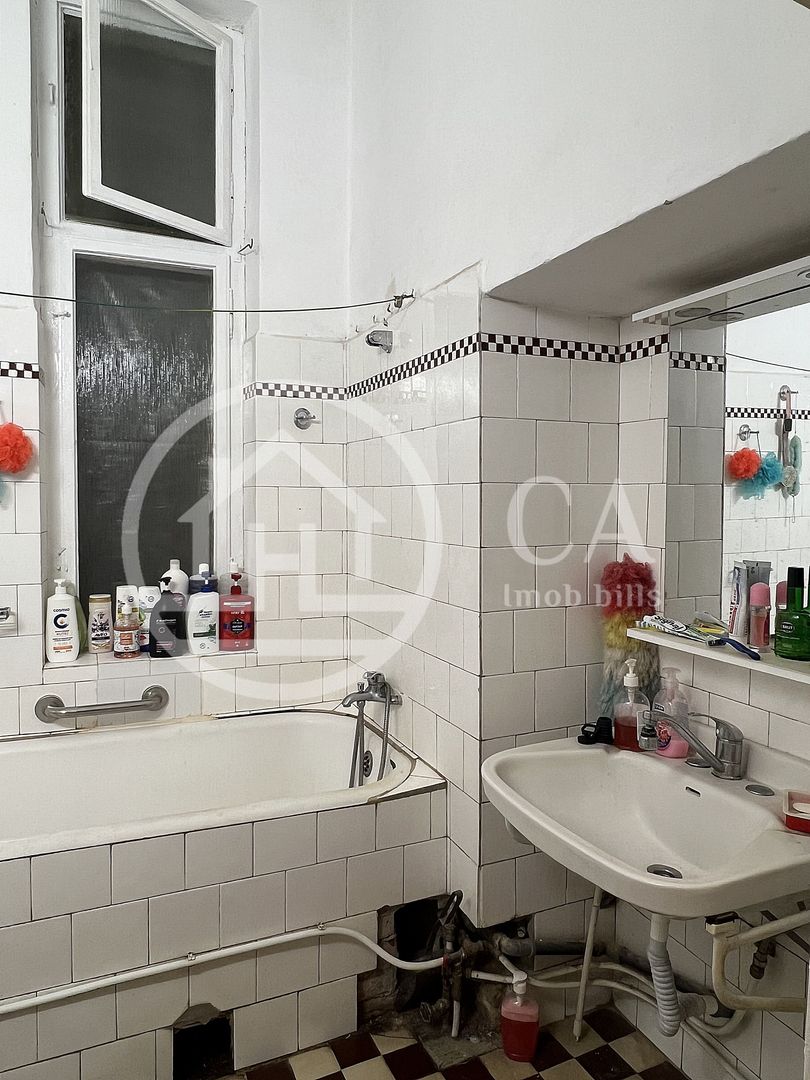 Apartament cu 3 camere de vanzare Central Oradea - Poză 5