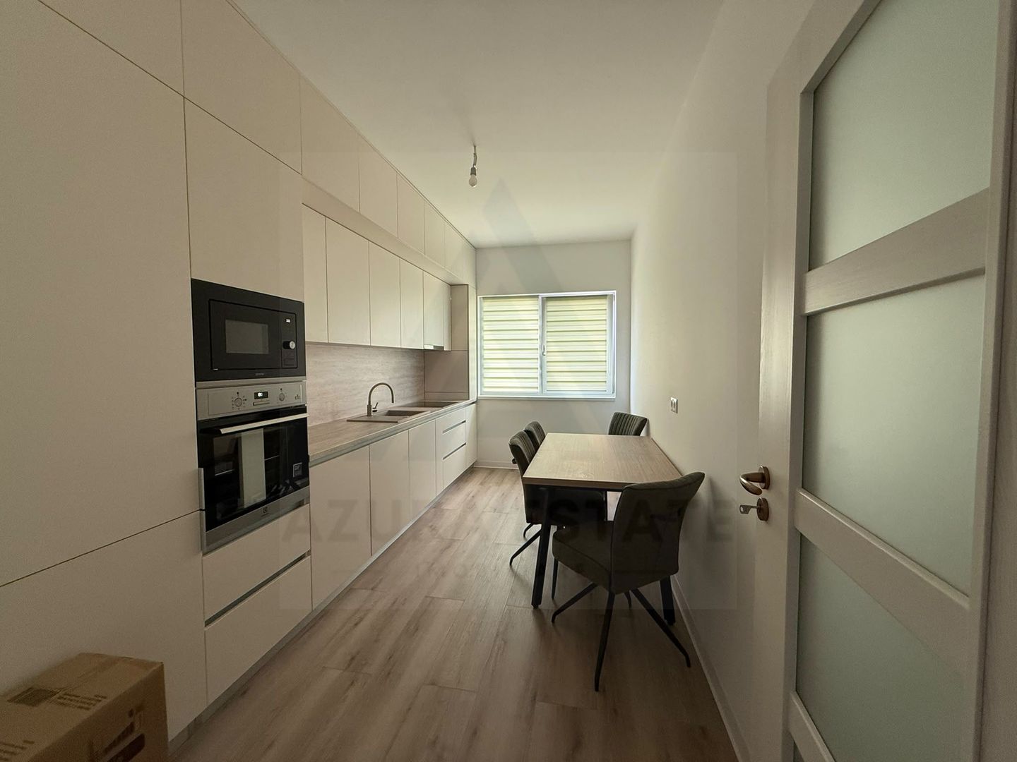 Apartament lux prima inchiriere 3 camere 76mp utili si boxa Selimbar - Poză 3