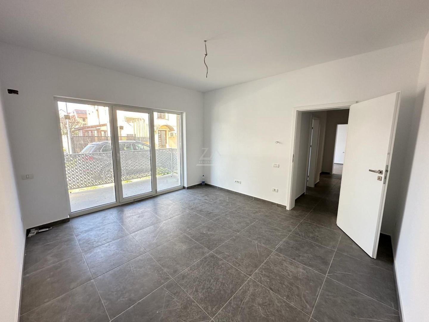 Decomandat. Gradina proprie 62 mp. Bloc finalizat. - Poză 1