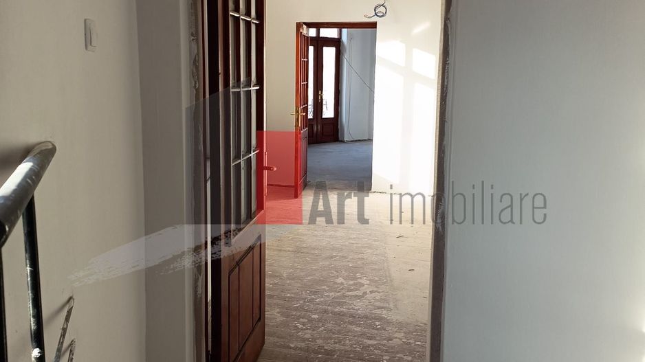 Vila  de inchiriat recent renovata - Poză 33