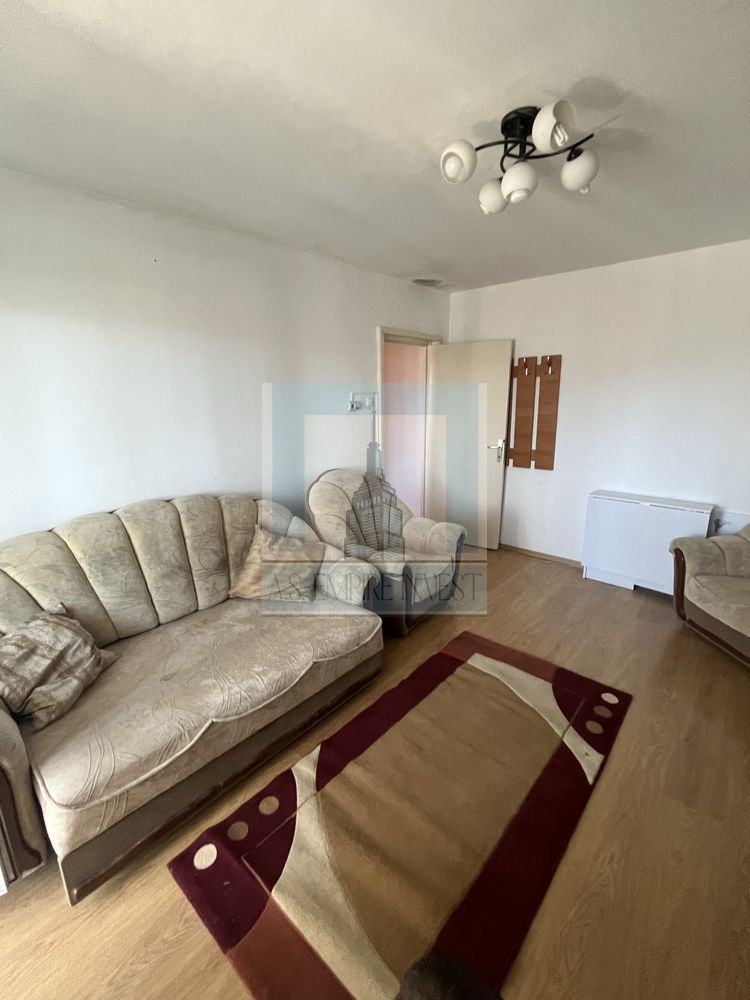 De vânzare apartament 3 camere/ Ghimbav - Poză 2