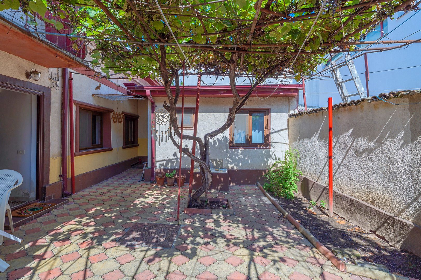 Sala Sporturilor – Bd. Tomis | Casă cu curte în centrul Constanței - Poză 3