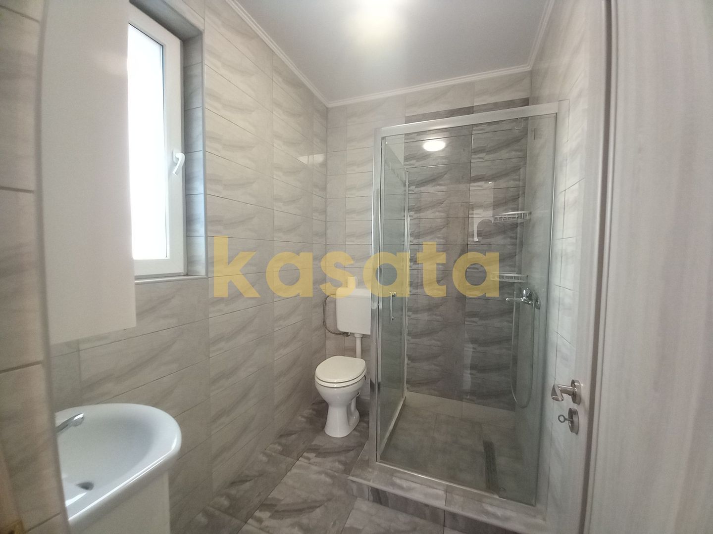 Vilă Modernă 4 Camere | Curte Privată | Zonă Excelentă & Facilități - Poză 35