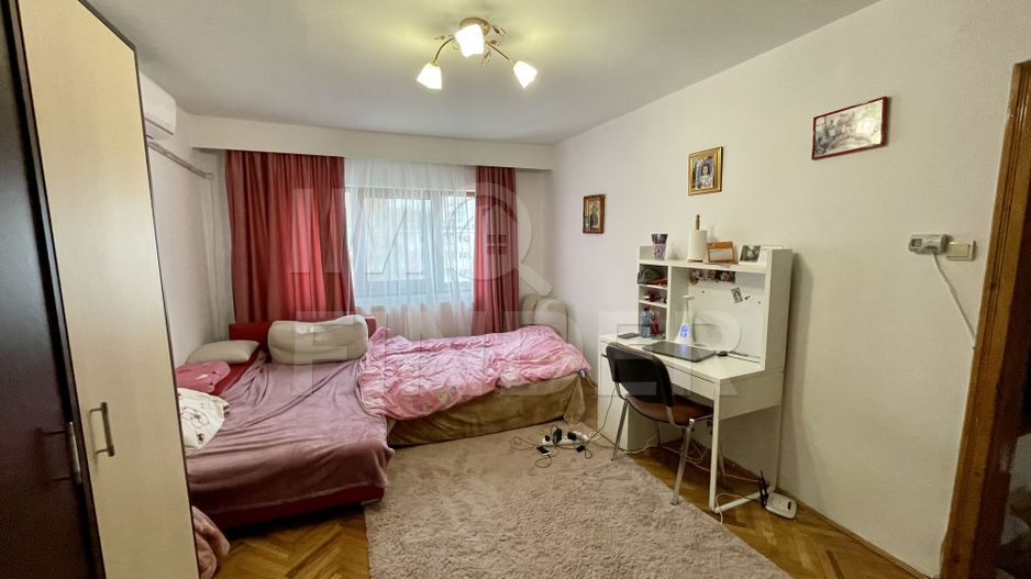Vanzare apartament 3 camere, decomandat, Plopilor - Poză 9