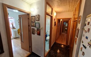 Apartament 3 camere, Decomandat, 69 mp, Zona Cetate - Poză 3