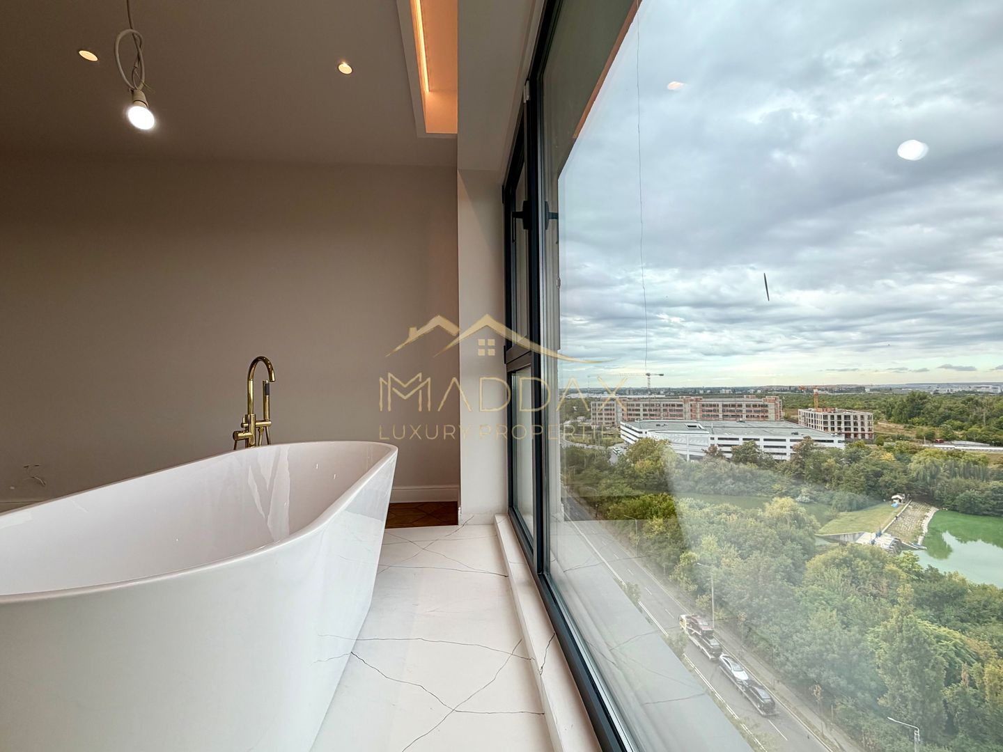 Penthouse cu 4 camere // terasă 70 mp / 200 mp / 3 parking / Straulesti - Poză 6