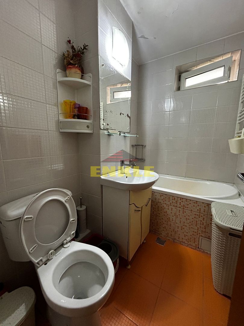 De inchiriat apartament cu 3 camere, zona Bulevard - Poză 10