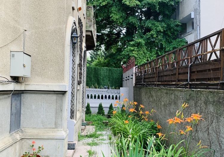 - Super oferta - Apartament 3 camere cu mansarda si curte Cotroceni - Poză 5