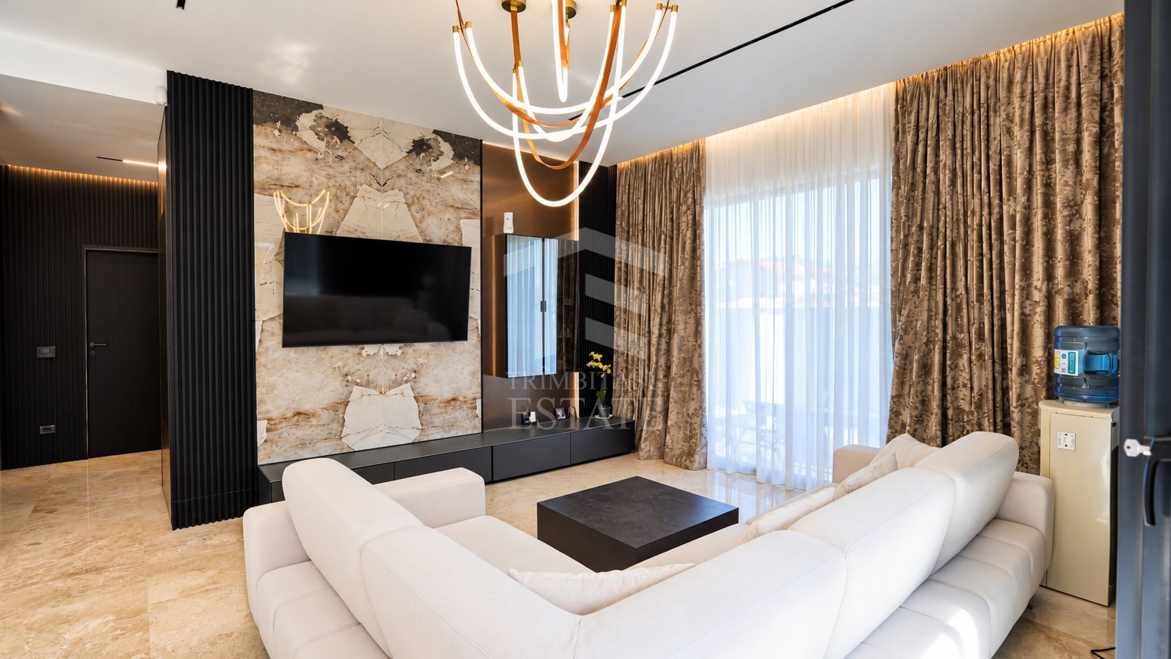 Casă spectaculoasă în Constanța | Design, tehnologie și confort - Poză 4