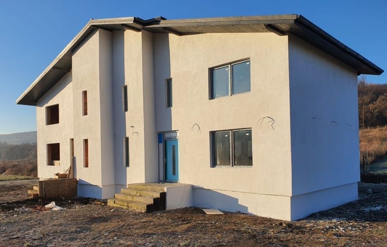 Casă nouă semifinisată cu living open space și 3 dormitoare - Poză 3