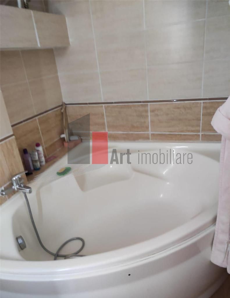 Apartament in vila la etajul 1 intre Romana si P-ta Victoriei - Poză 10