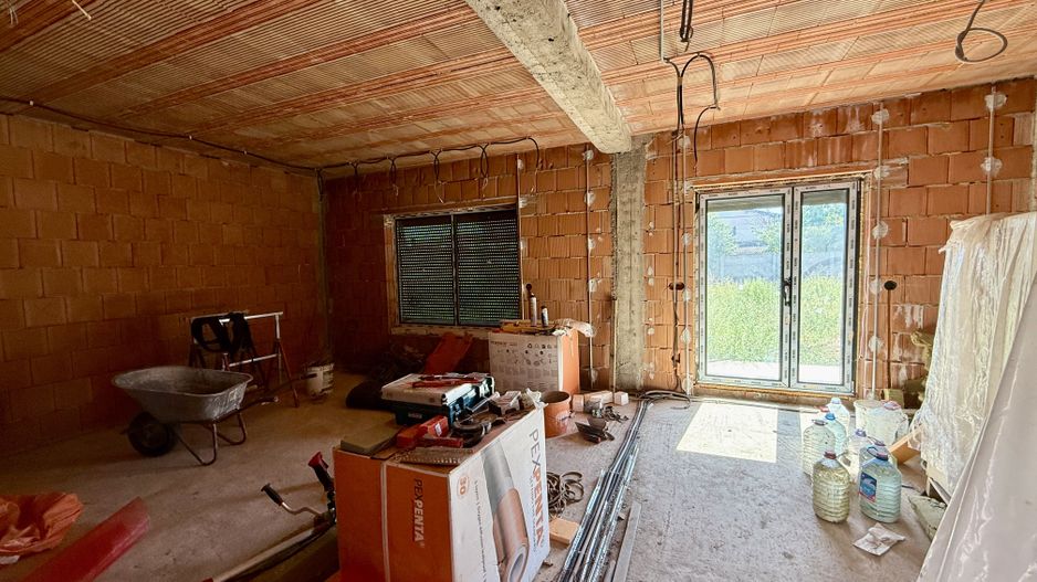 PROIECT DEOSEBIT - Poză 1