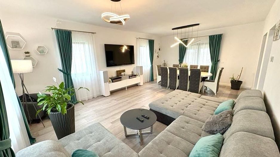 Vila moderna- 4 camere- cu piscina, complet mobilata si utilata - Sag - Poză 2