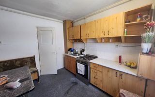 De vanzare apartament 3 camere, etaj intermediar, Cetate - Poză 8